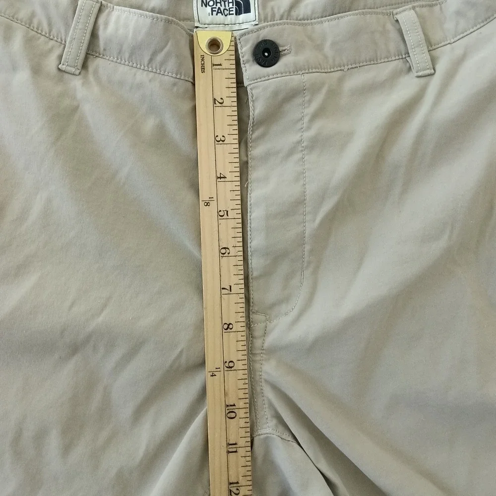 The North Face Mens Khaki Tan Flat Front Hiking Shorts Size 36 Regular Outdoor